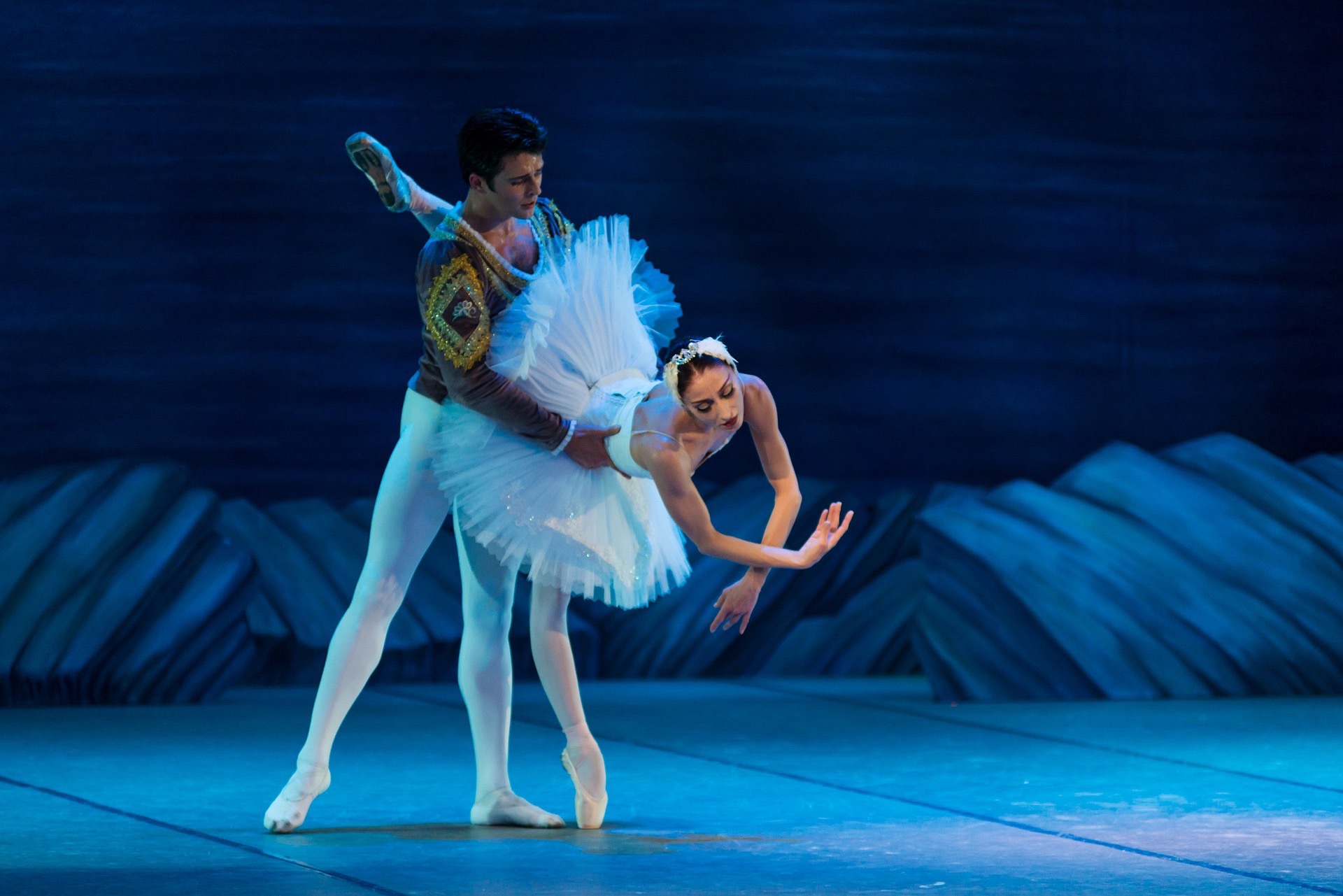The Enchanting History of Swan Lake Ballet: A Timeless Ballet.